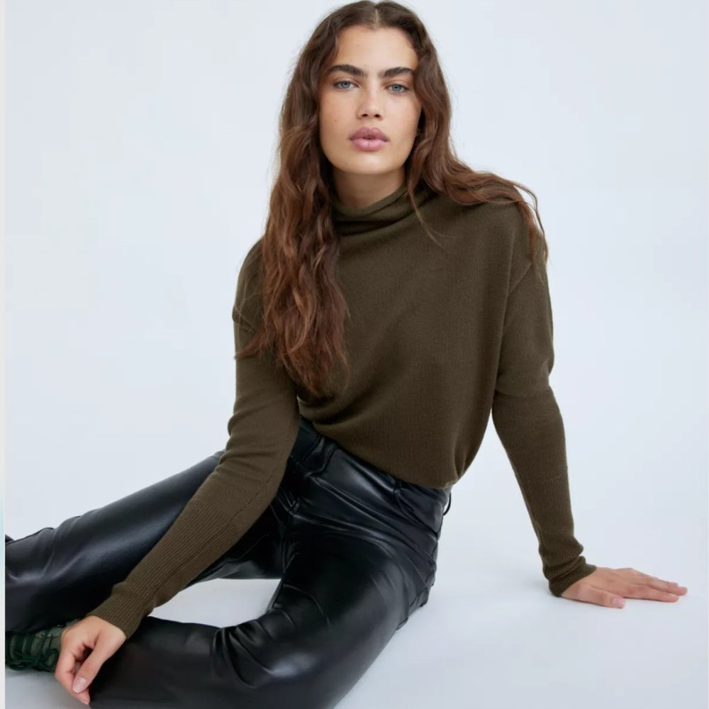 Aritzia Wilfred Cyprie Sweater Size S Merino wool mock-neck sweater olive green